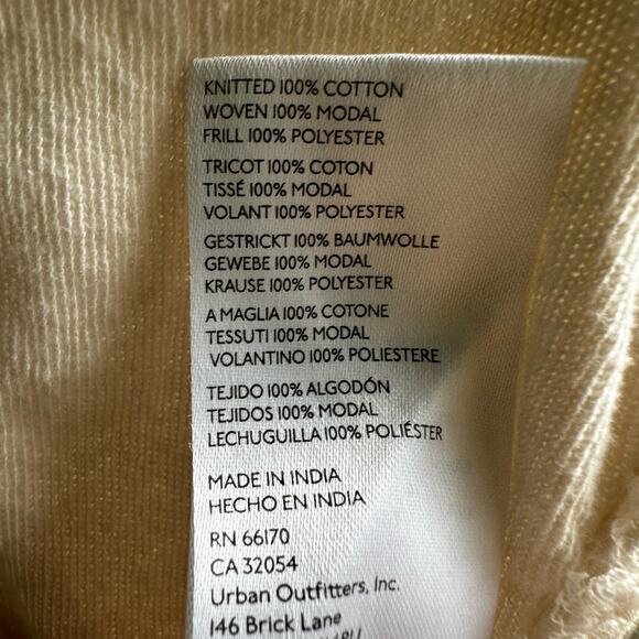 Urban Outfitters Cropped Scoop Neck Top - Picture 7 of 7